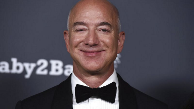 200 Milliarden Dollar: Jeff Bezos ist wieder reichster Mensch der Welt https://imageservicethumbs.glomex.com/dC1ieGFxd2R0cHhzYjUvMjAyNC8wMy8wNS8xMS8zNF8xNF82NWU3MDMzNjIwNDc5LmpwZw==/profile:player-960x540/image.jpg