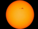 Riesiger Sonnenfleck von Erde aus zu sehen https://imthumbs.glomex.com/dC1ydS8yMDI0LzAyLzI2LzEwLzEzXzIzXzY1ZGM2NDQzNDgwYzMucG5n/profile:player-960x540/image.jpg