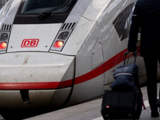 Notfahrplan in Sicht? Deutsche Bahn steht vor erneutem GDL-Streik https://i3thumbs.glomex.com/dC1ydS8yMDI0LzAzLzExLzA3LzA5XzA2XzY1ZWVhZTEyZGU1MWMuanBn/profile:player-960x540/image.jpg